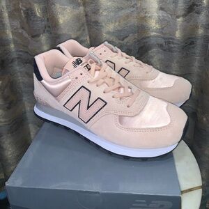 women's New Balance 574 casual sneakers Size 9